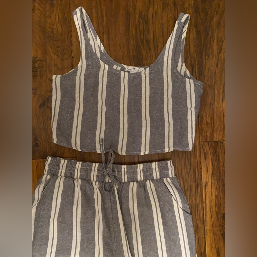 Stripped blue and white set